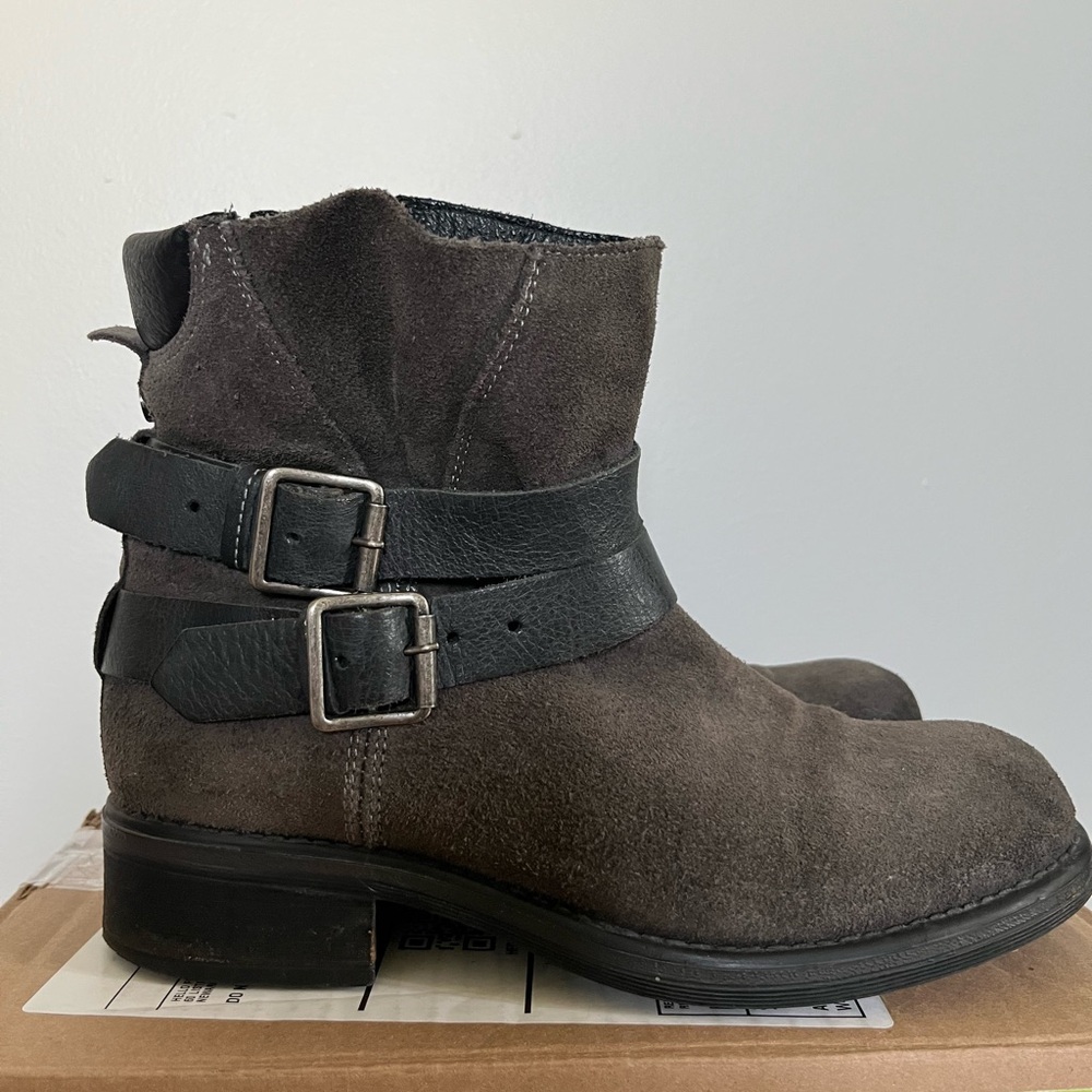 Steve Madden Slouchy Brown/Grey Ankle Boots with Black Straps